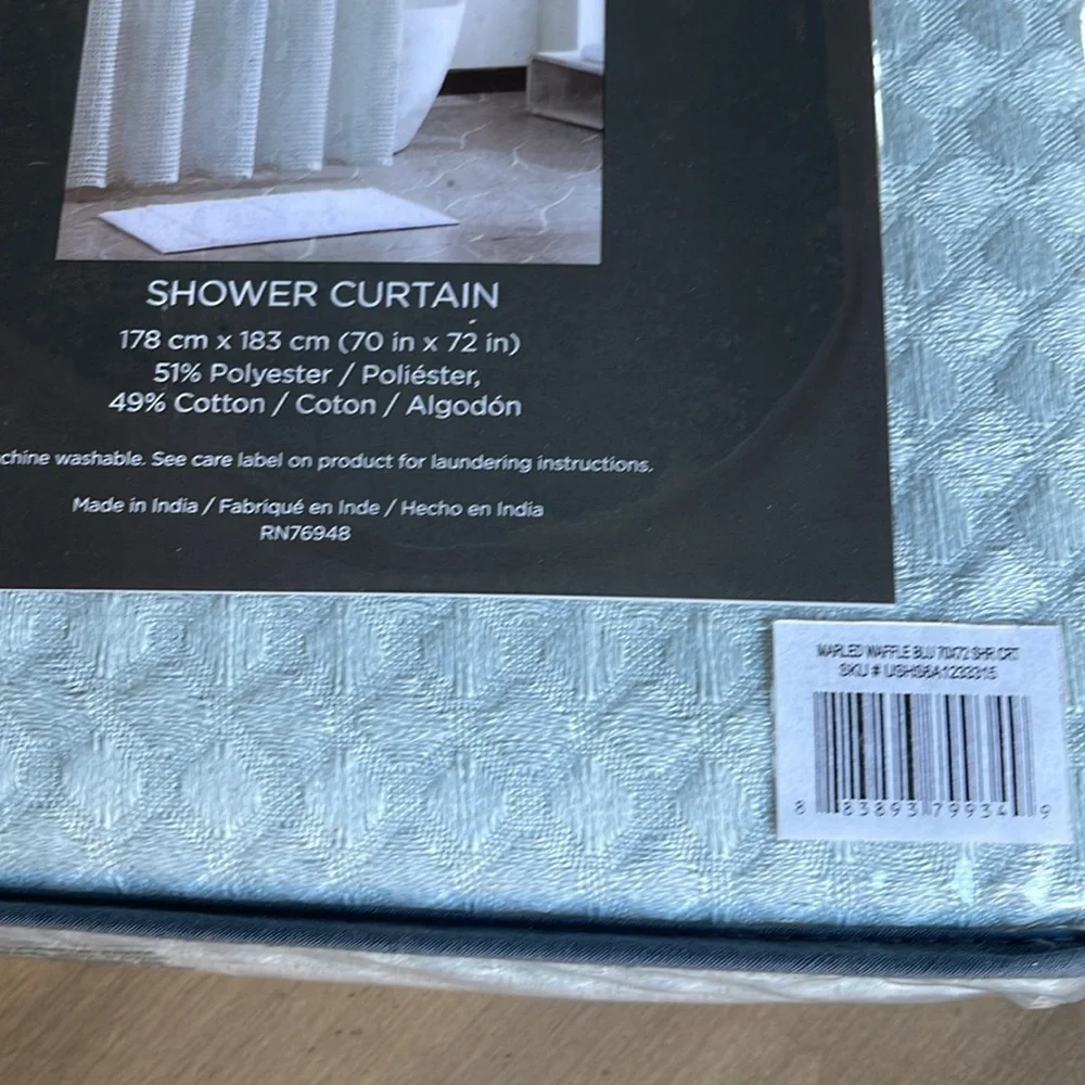 NWT VERA WANG Marled Waffle Shower Curtain..NEW! 70x72